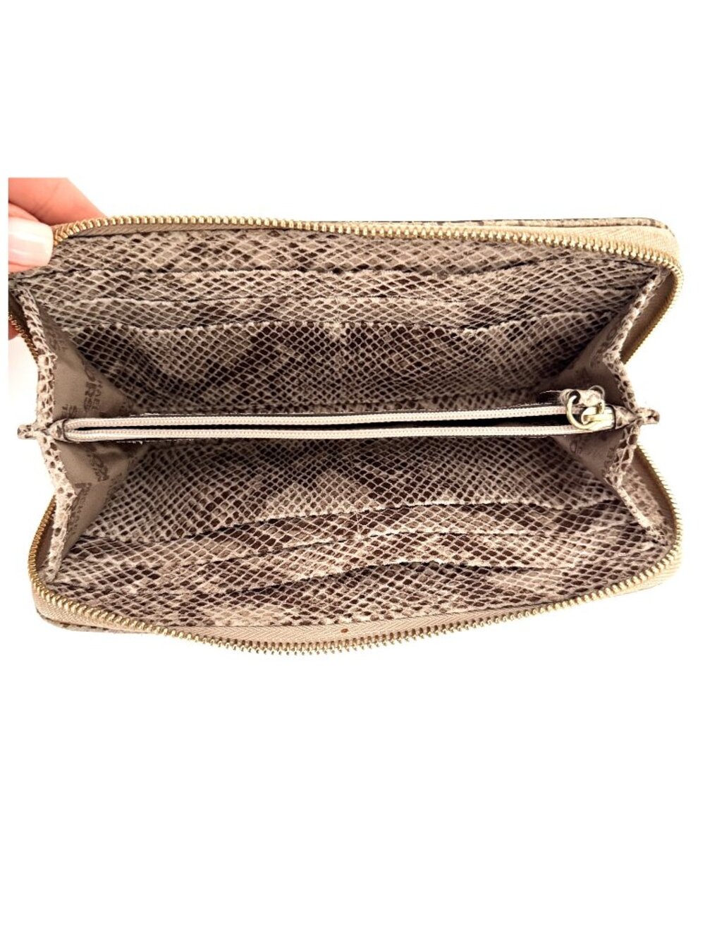 ๐ Michael Kors Large Python-Embossed Tote & Wallet Set ๐ - Picture 14 of 14
